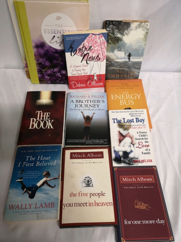 10 Mixed Lot of Hard & Softcover Books - "The Essential Life" ++