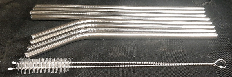 New 8 Piece Metal Straws w/ two Brush Straw Cleaners