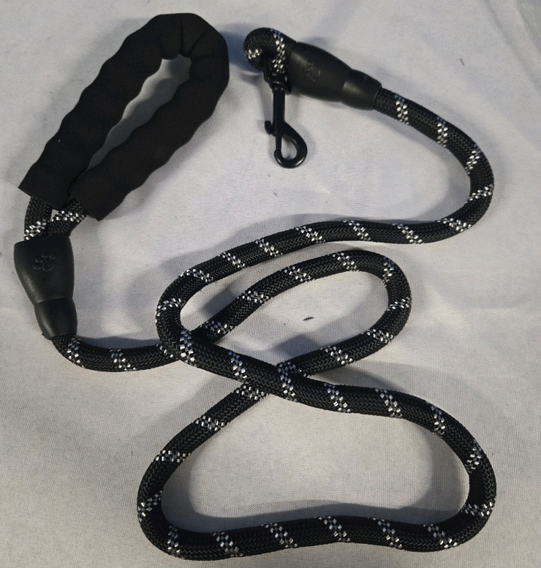 Bestienara 5Ft Black Durable Dog Leash With Stripes