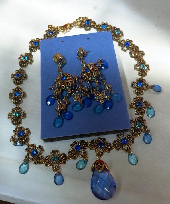 Filigree Blue Rhinestone Necklace with blue dew drops Matchung Pierced Earrings