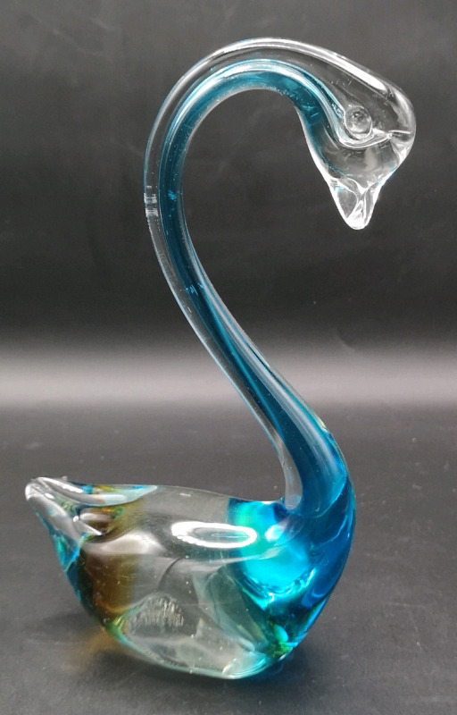 Vintage Swan Hand Blown Art Glass 7.75" Tall