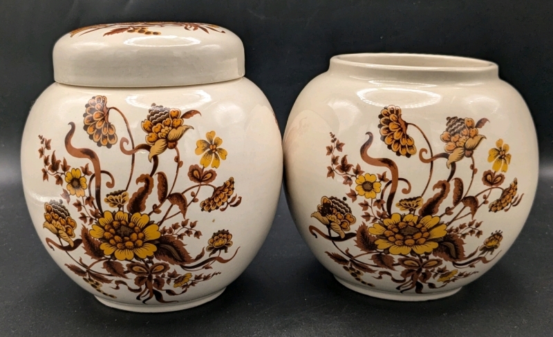 2 Vintage Sadler Ginger Jars &bull; 1 Lid | 4.5" - 5.25" Tall