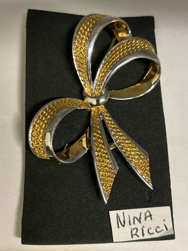 Vintage Signed NINA RICCI Textured Large Bow Brooch