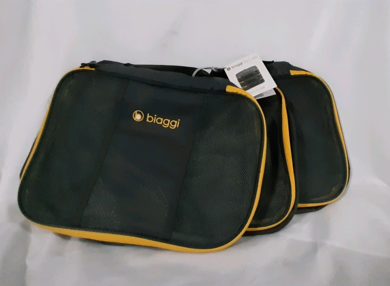 NEW with Tags - Biaggi Zip Cubes (3)