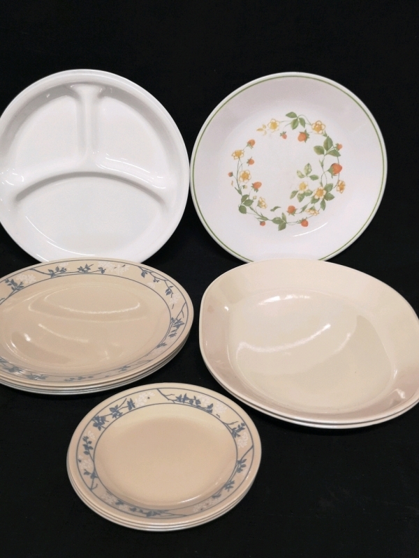 11 Corelle Dishes - Plates & Platters