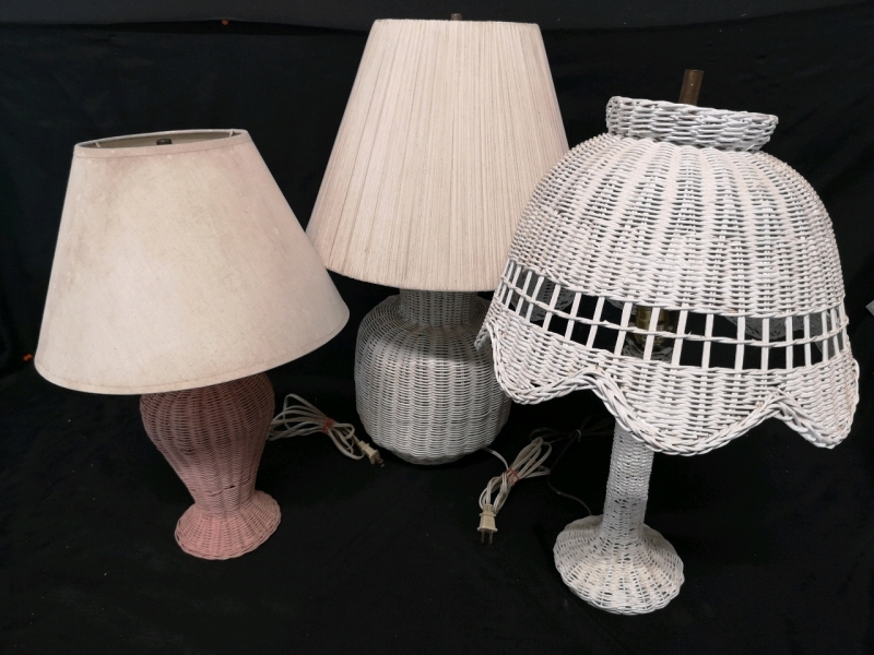 3 Vintage Wicker Lamps with Shades - Working