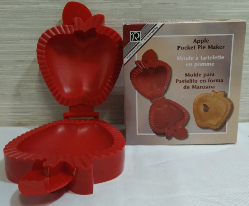 New Apple Pocket Pie Maker Mold 5"