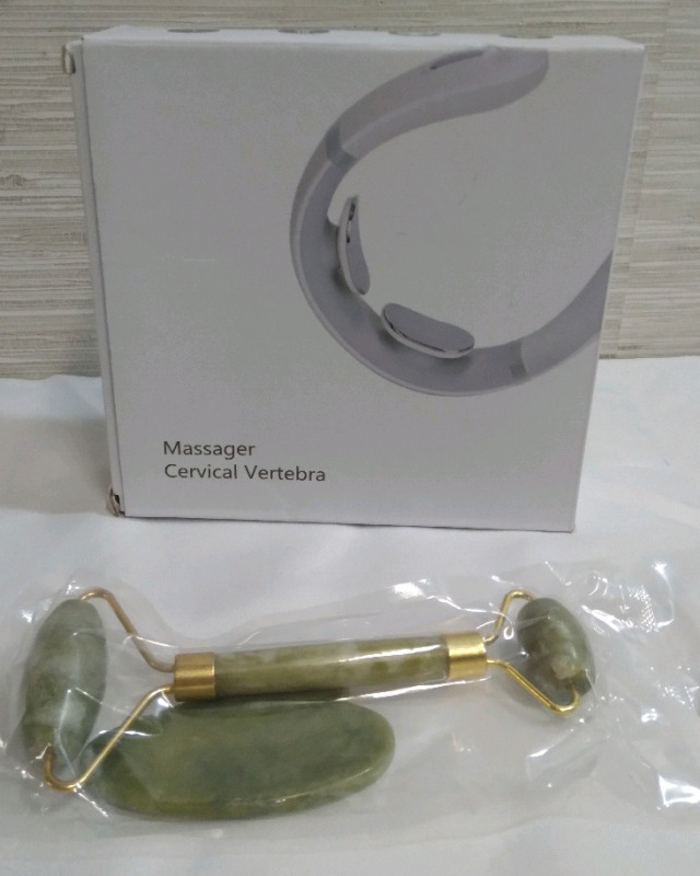 2 Massagers Electric and Manual