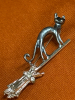 Jelly Belly Large Diva Cat Brooch Rhinestone Cat on a Broom Brooch - 4