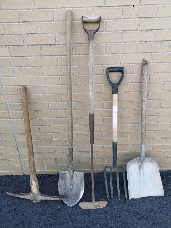 5 Metal Garden Tools
