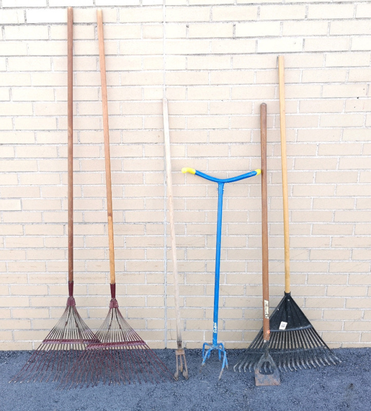 6 Metal Garden Tools - 1x Rake is Plastic