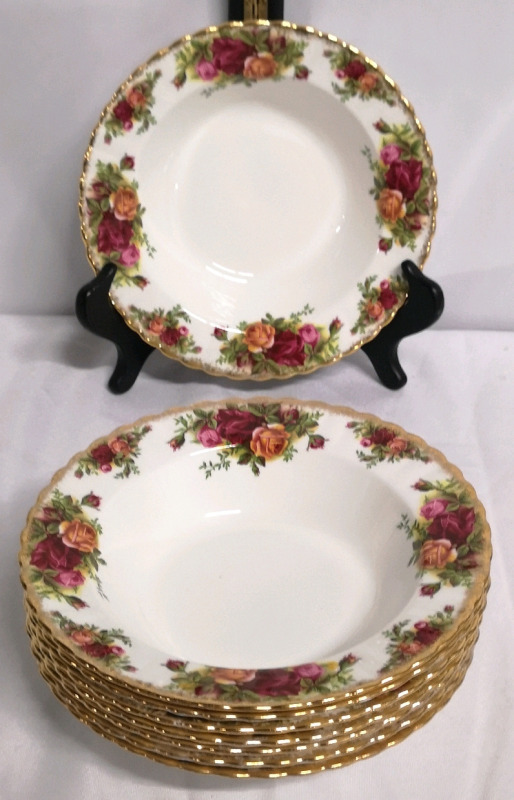 8 Royal Albert Old Country Roses Gold Edge 8" Soup Bowls