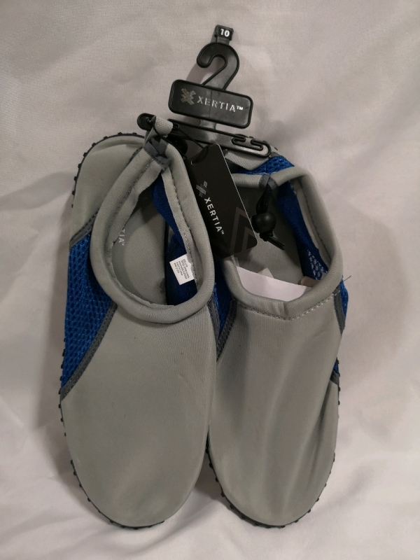 New Adults Water Shoes Sz 10