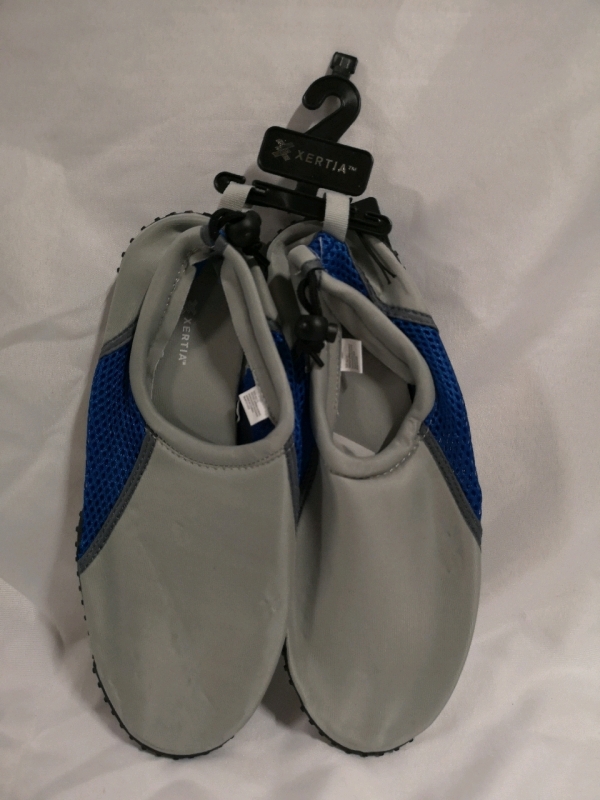 New Adults Water Shoes Sz 11