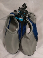 New Adults Water Shoes Sz 9