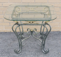 Modern Home Decor Glass & Metal End Table . Measures 21.5" tall & 26"&times;26"
