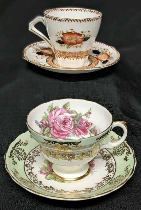 Bell China England & Derby Cabbage Rose England Tea Cups & Saucers