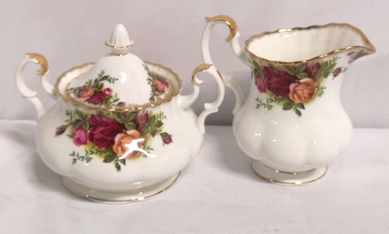 Royal Albert Old Country Roses Creamer 4.25" Tall & Sugar 4.5" Tall