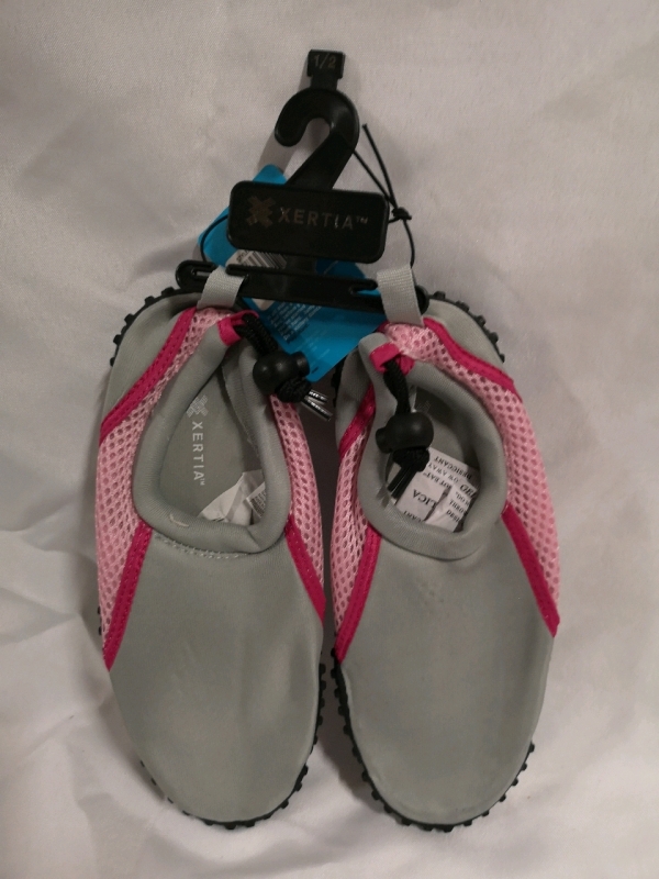 New Kids Water Shoes Sz 1/2