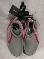 New Kids Water Shoes Sz 3/4