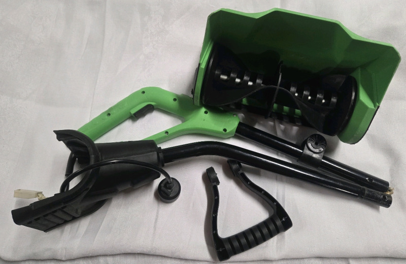 Doc Outdoor | 9 Amp Corded Electric Snow Shovel | Model # QT3100 * Untested *