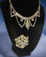 Beautiful Vintage Clear Rhinestone Domed Brooch Draped Necklace