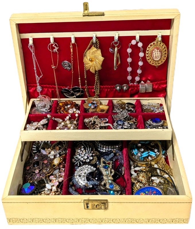 Vintage Mele Canada Jewelry Box w Contents | Box Measures 11" x 8" x 3.5"