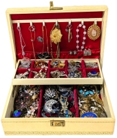 Vintage Mele Canada Jewelry Box w Contents | Box Measures 11" x 8" x 3.5"
