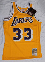 New w/Tags - NBA Basketball Los Angeles Lakers Kareem Abdul-Jabbar (Lew Alcindor) Mitchell & Ness 1984-85 Hardwood Classics Jersey , Legacy Collection . Size Medium . Retail $175