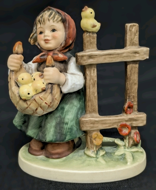 1971 Goebel Hummel W Germany "Chicken-Licken" Figure #385 | 4.75" Tall