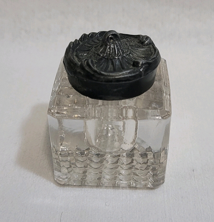 Vintage Glass w/Pewter Lid Ink Well . Measures 1.5"×1.5"×2"