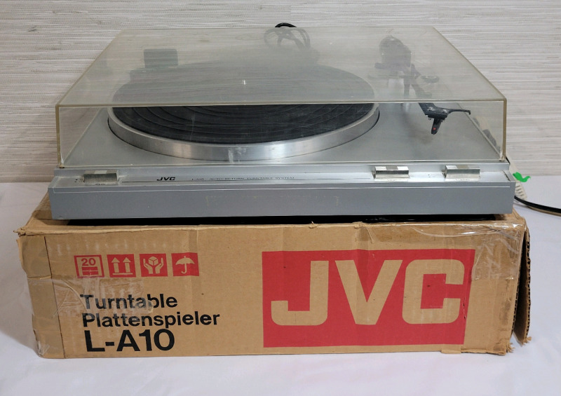 JVC L-A10 Auto-Return Turntable w/Original Box . Tested Powers Up , Not Tested Beyond Power Up . Requires New Turntable Belt , Back Shell Clip Missing