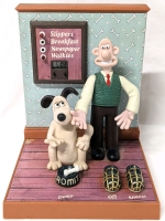 1995 Wesco Wallace & Gromit Talking Alarm Clock | 6.5" x 6.75" x 8" Tall