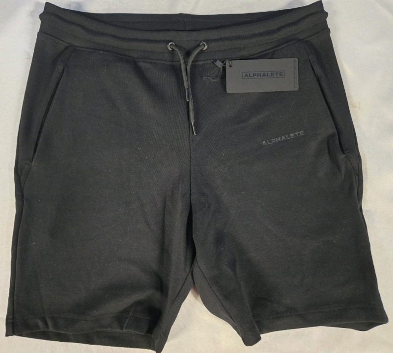 New | Alphalete Mens Size: XL | Colour Black | Essential Core Shorts