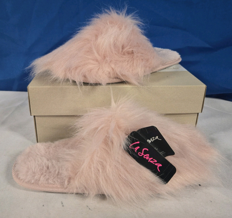 La Senza | Womens Size: Large | Pink Fluffy Slippers