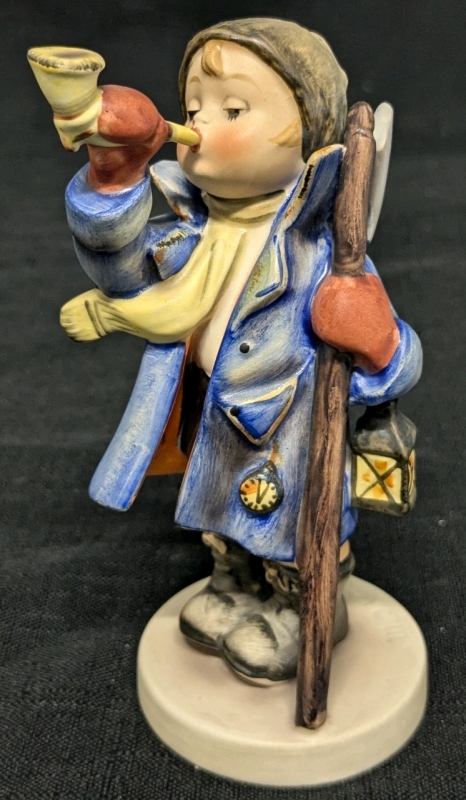 Goebel Hummel W Germany "Hear Ye, Hear Ye" Town Crier Figure #15/0 34 | 5" Tall