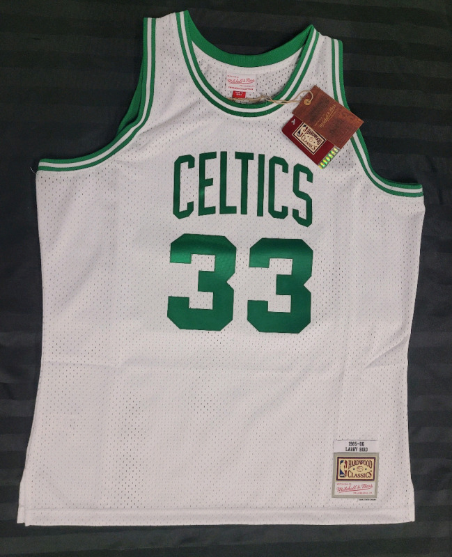 New w/Tags - NBA Basketball Boston Celtics LARRY BIRD Mitchell & Ness 1985-86 Hardwood Classics Jersey , Swingman Collection . Size XL . Retail $175