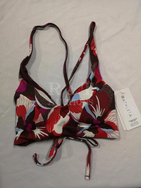 New Athleta Women's Swimsuit Top sz Medium