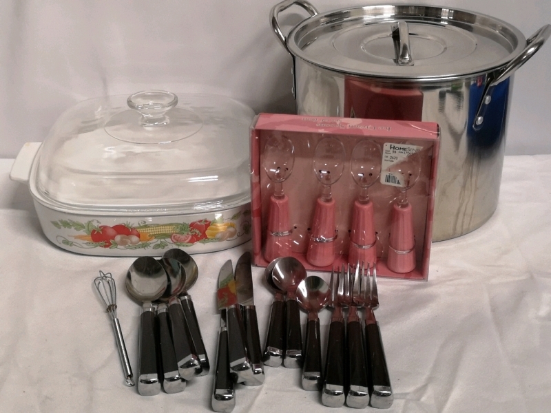 Kitchen Lot - Large Pot + Pyrex Lidded Dish + Utensils