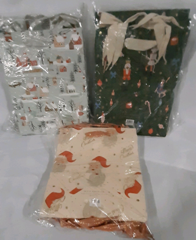 18 Seasonal Gift Bags