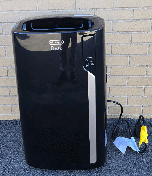 DeLonghu Pinguino | Portable Air Conditioner 8700 BTUS W/ Remote & Drain Hose For Window Connection| * Retails For $1,150.00 * Tested & Working *