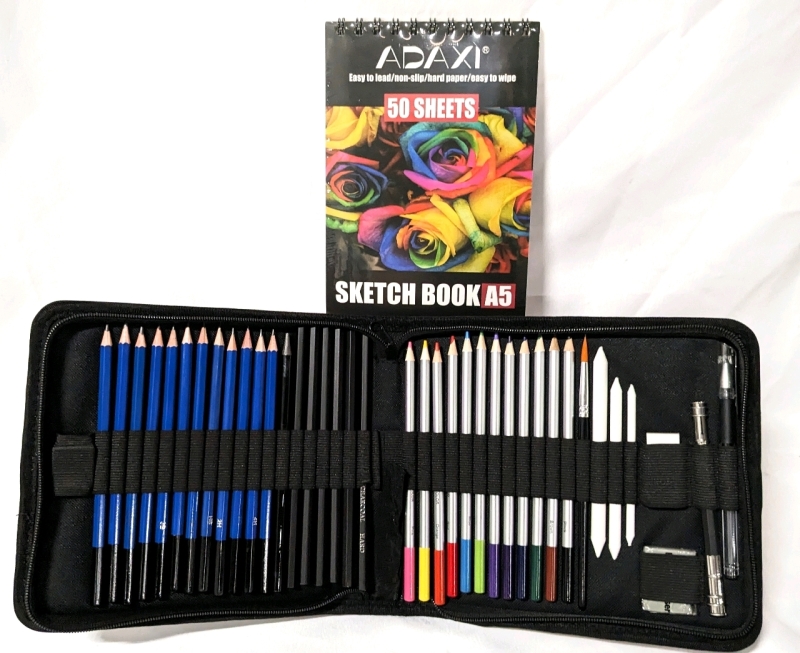New 40-Piece Art Kit in Zippered Case