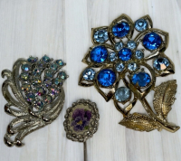 Blue Rhinestone Brooches Bouquet AB Large Flower Light and Sapphire Petit Point Stick Pin