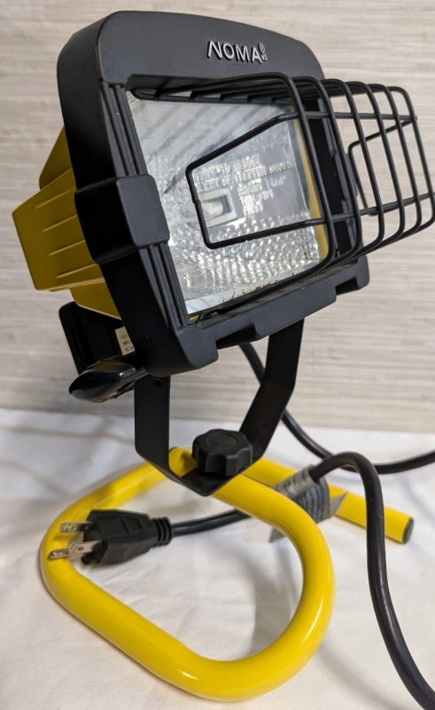 Noma Work Light. 10.5" Tall. Tested Working.