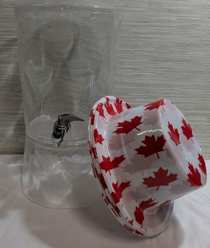 Party Collection - Plastic Beverage Dispenser - 8 Maple Leaf Party Hats