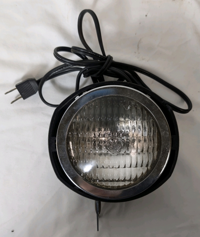 Vintage Working GE Super 8 Movie Light 650W Sealed Beam Model 875N For Use With DWA Lamp 120V