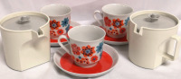 3 Kahla Teacups & Saucers + 2x Tupperware Lidded Cups
