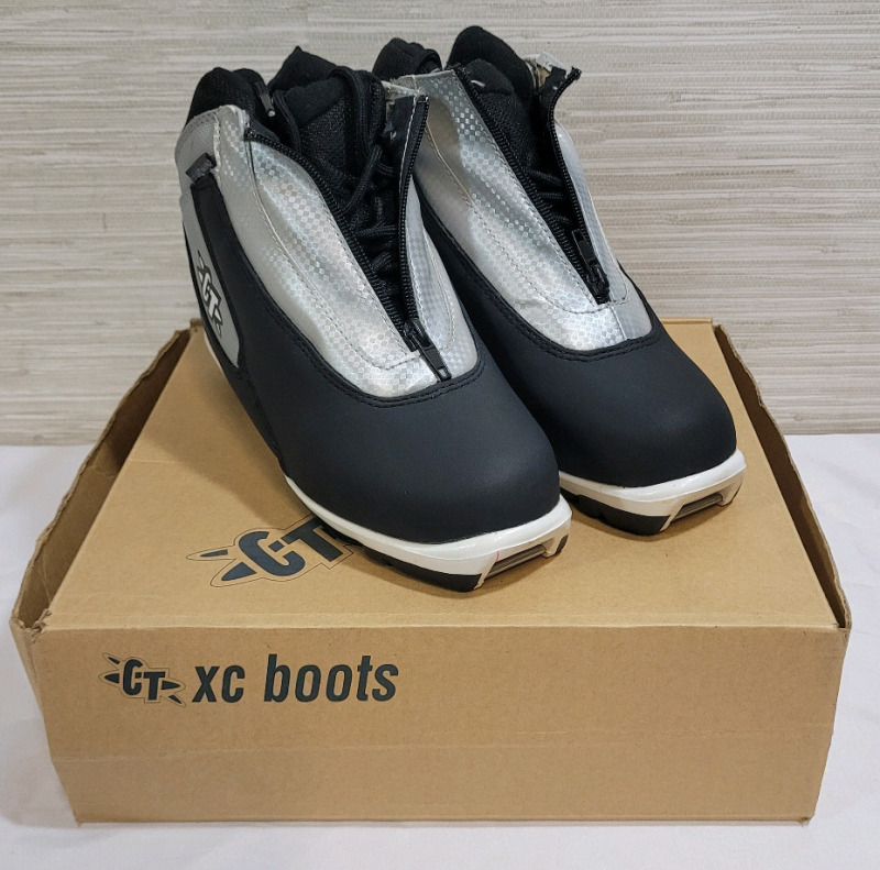 New Ladies Size 6 - CT XC Ultra Pro Cover Cross Country Ski Boots , Black & Silver , small red pen mark on front