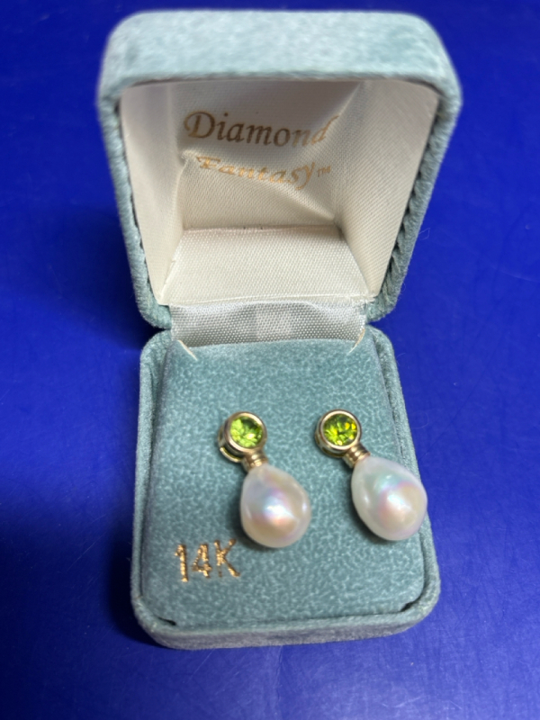 14K Yellow Gold Fresh Water Pearl Peridot Drop Earrings Stamped