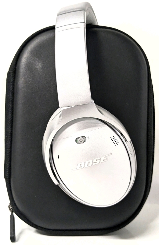 2017 BOSE QuietComfort 35 Series 2 Bluetooth Headphones w Case | Serial Number: 077062Z7 2345473AE